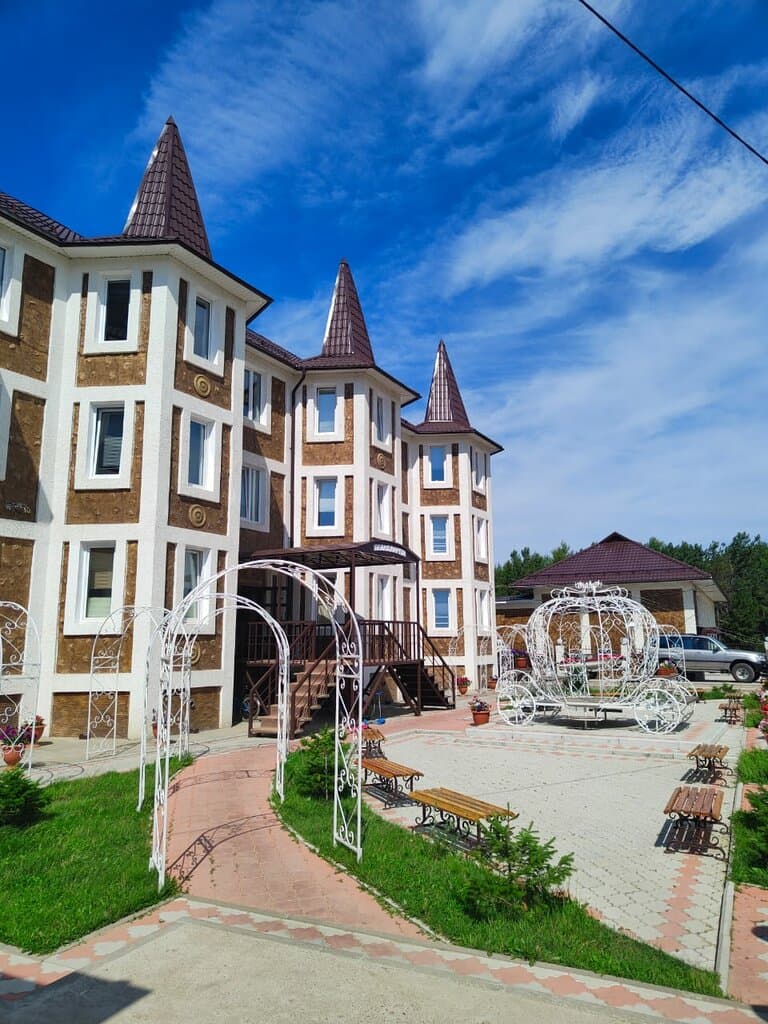Белая карета