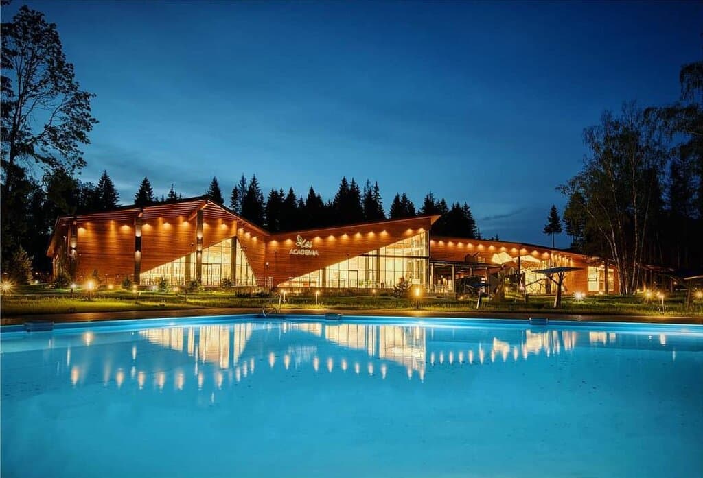 Les Art Resort