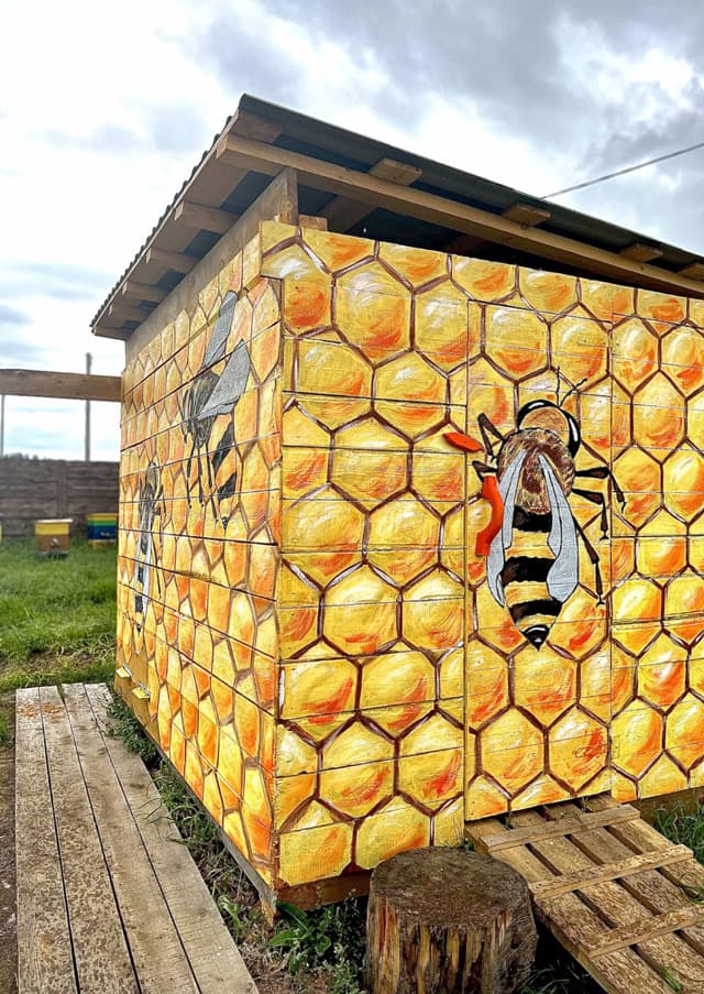 Hut House