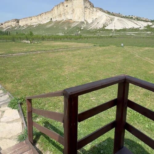Глэмпинг White Rock (Белая скала)